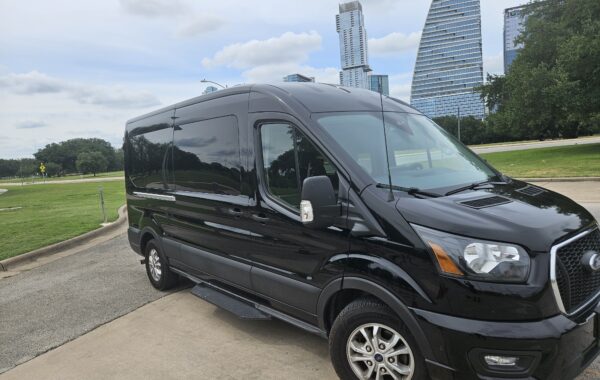 Ford Transit Medium Roof - 14 passengers limo